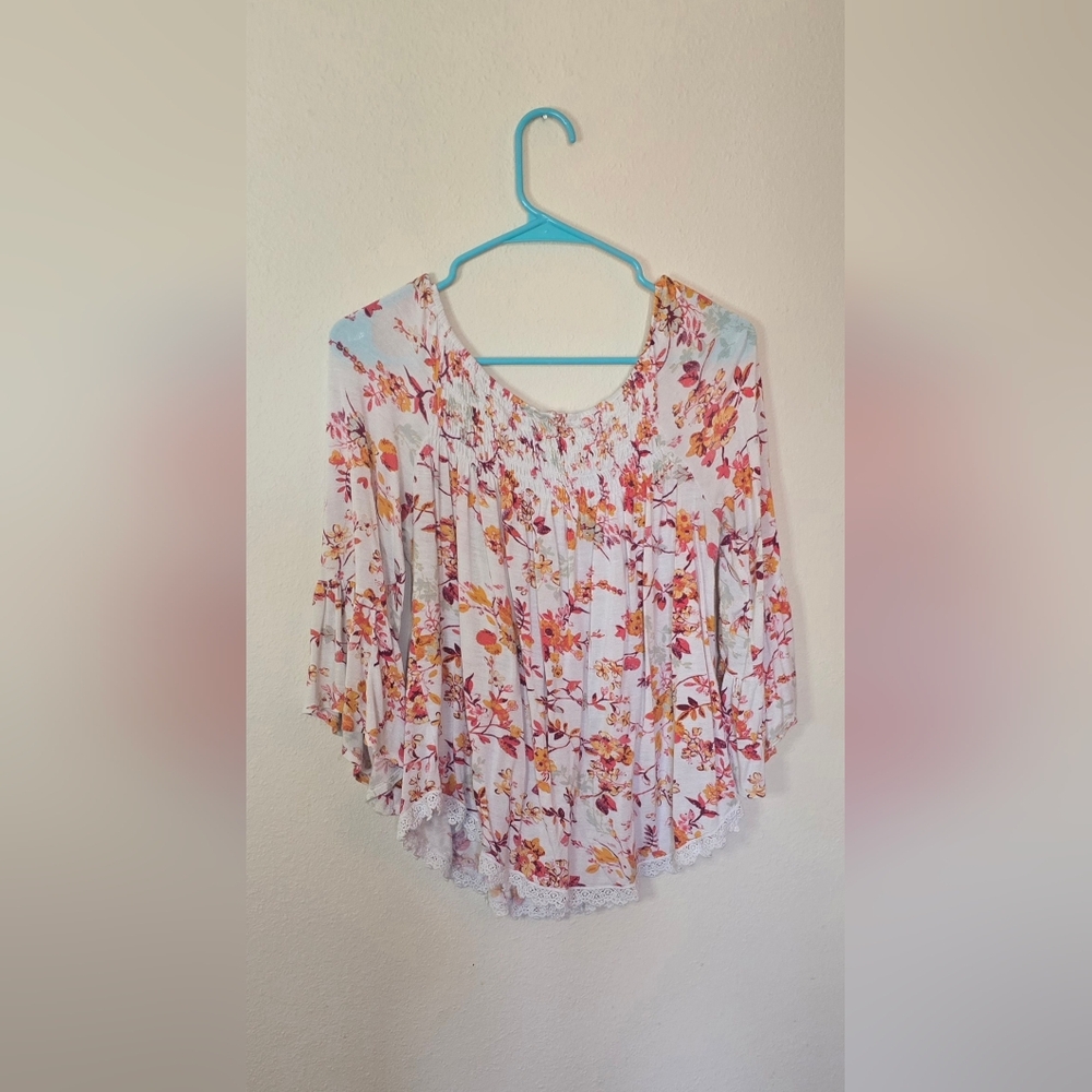 LUQ Floral Peasant Blouse Boho Bell Sleeve Lace Hem Top Medium - Picture 3 of 6